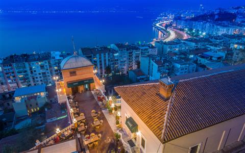 İzmir'in En Romantik Terası: Tarihi Asansör fotoğrafı