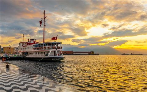 Explore Izmir in 24 Hours