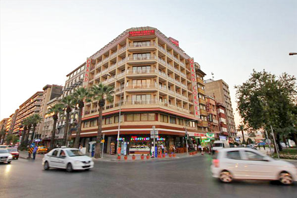 Grand Corner Hotel