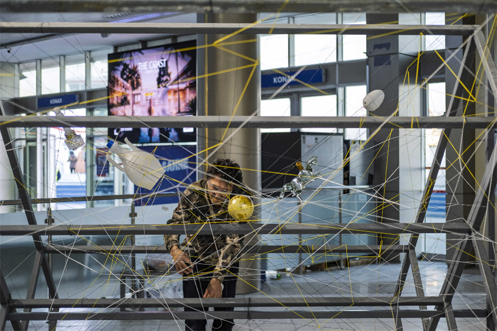 Pier Exhibitions | Endless Connections