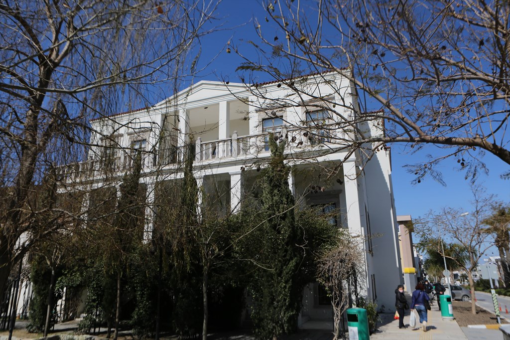 Urla Tarihi Belediye Binası
