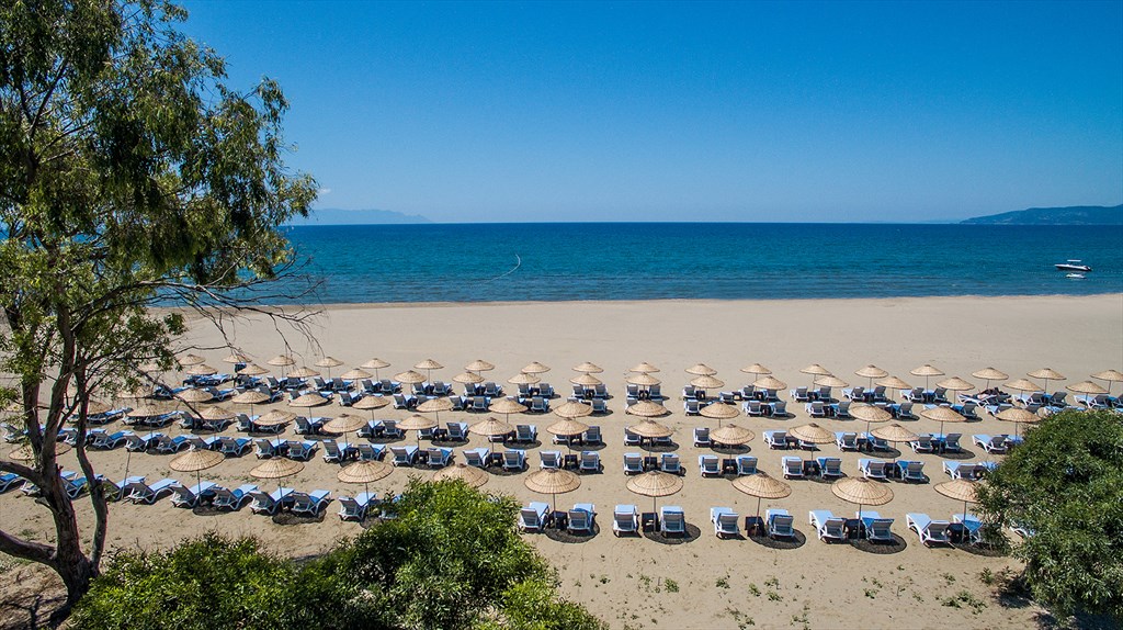 Korumar Ephesus Beach & SPA Resort Hotel Plajı