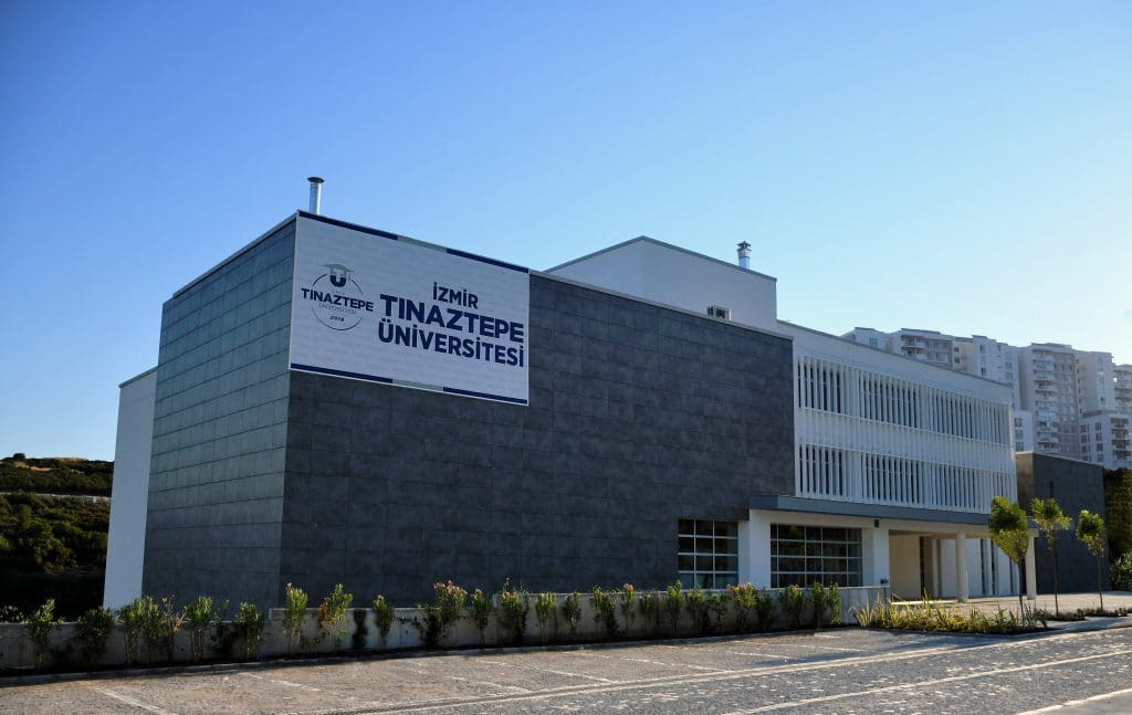 Измирский Университет Тыназтепе