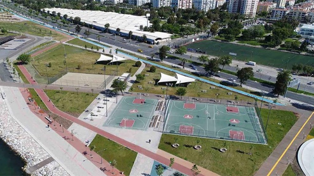 Bostanlı Rekreasyon Alanı Tenis Kortları