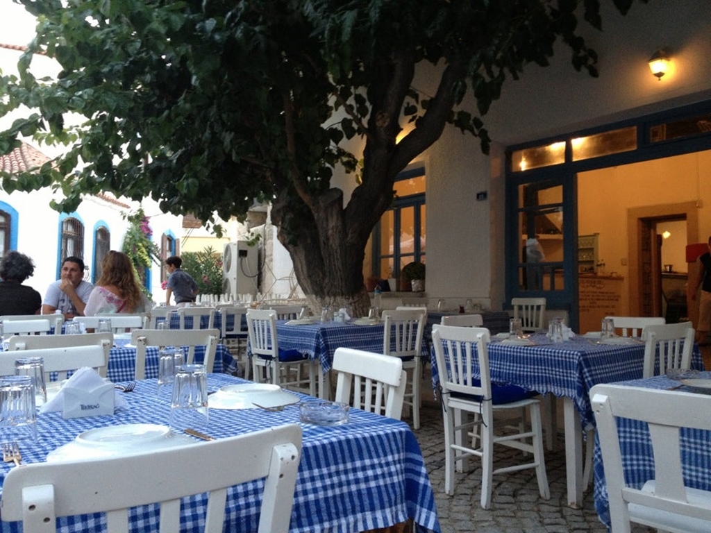 Dutlu Kahve - Cafe in Hacımemiş, Çeşme