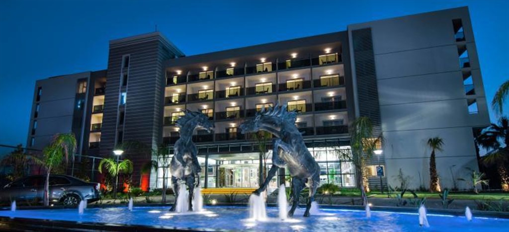 Palm Wings Beach Resort & Spa Otel
