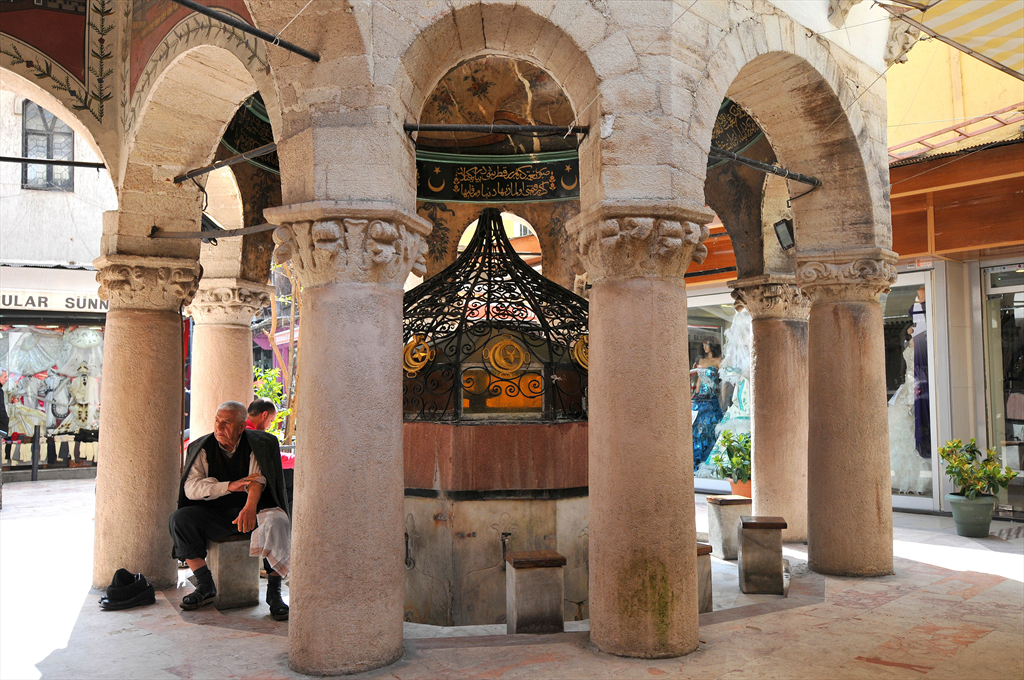 Şadırvan Cami Şadırvanı