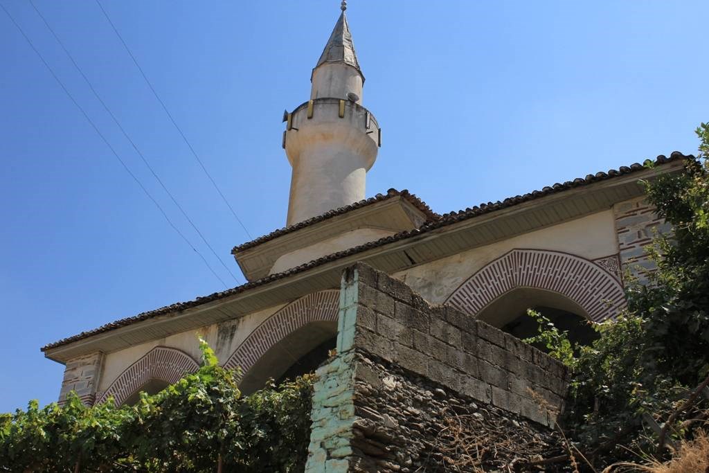 Kara Hayrettin Paşa Mosque (Güdük Minaret)