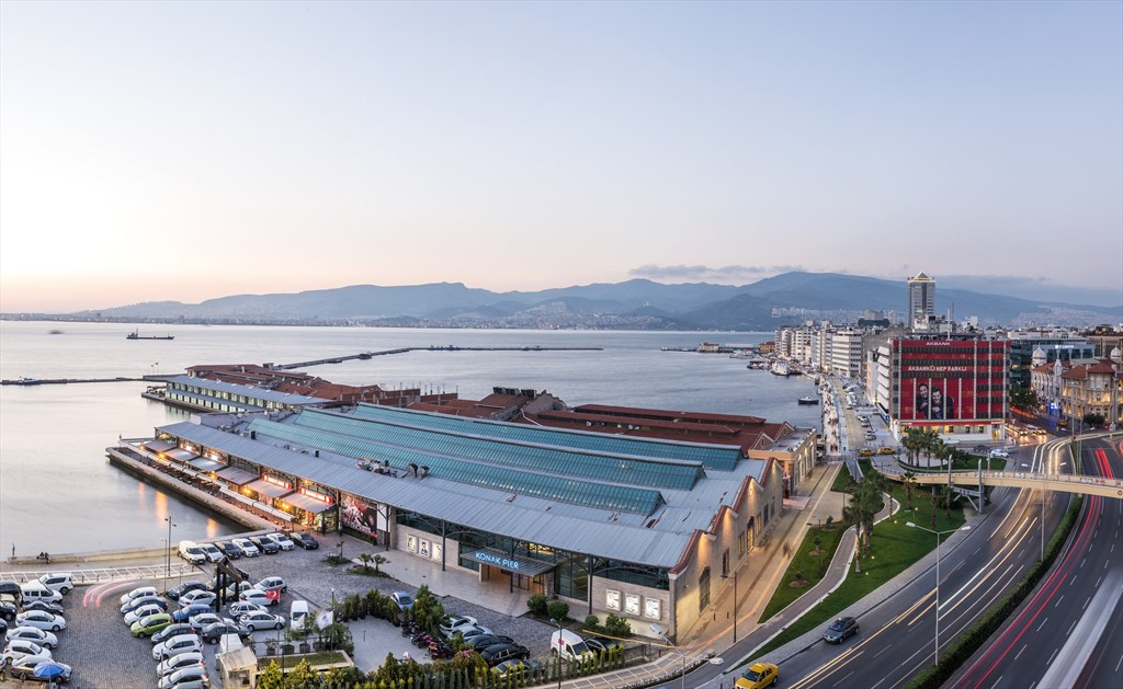 Konak Pier (Old Customs Building)