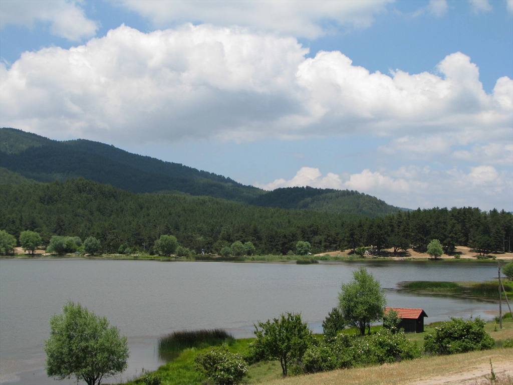 Gölcük Plateau and Lake