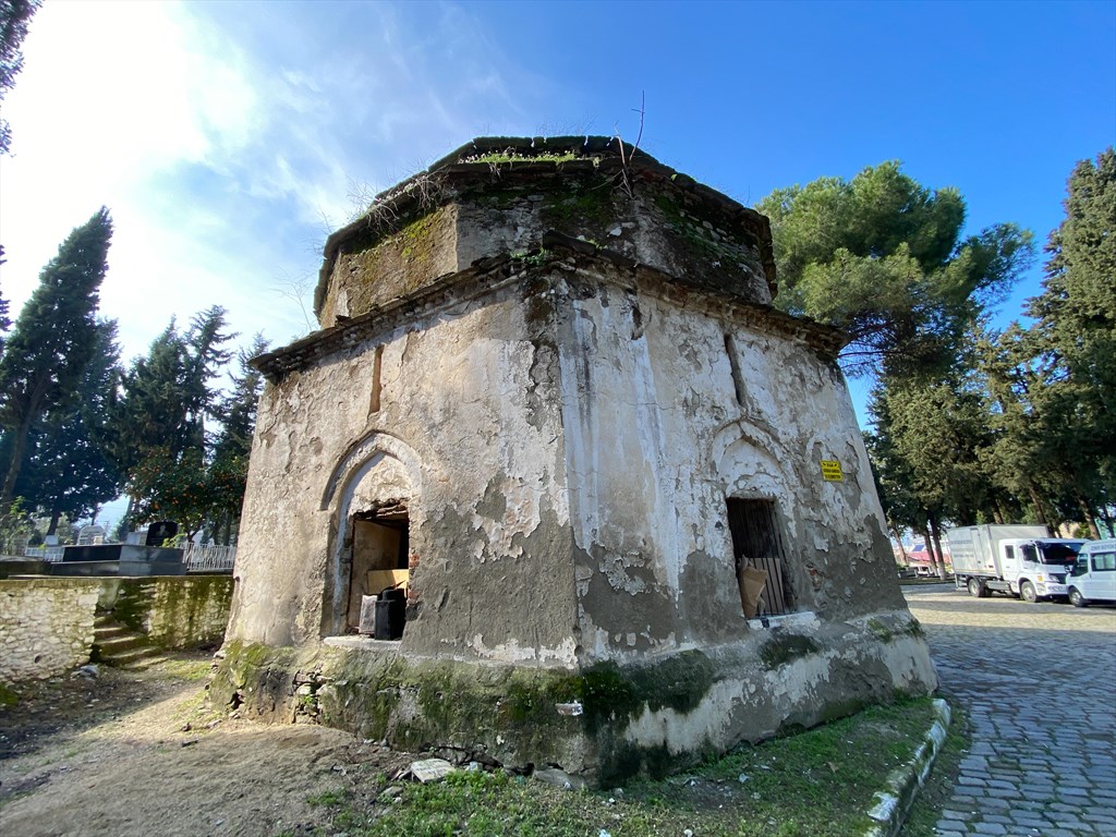 Yağlıoğlu Mausoleum