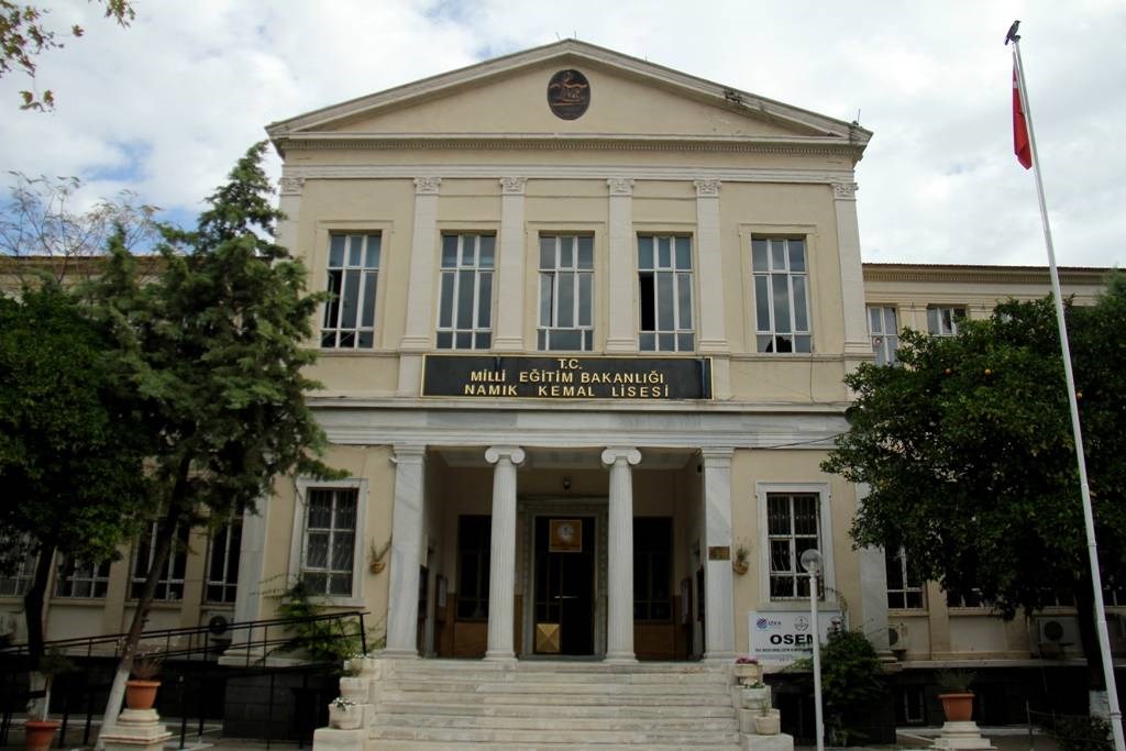İzmir Namık Kemal Lisesi