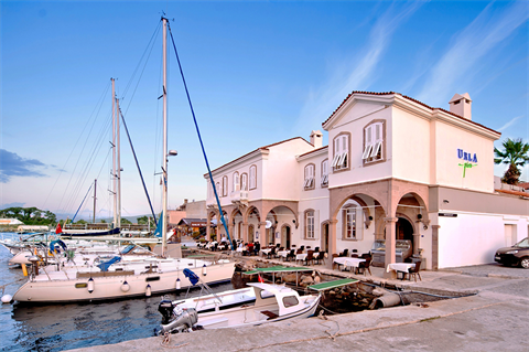 Отель Urla Pier Hotel fotoğrafı