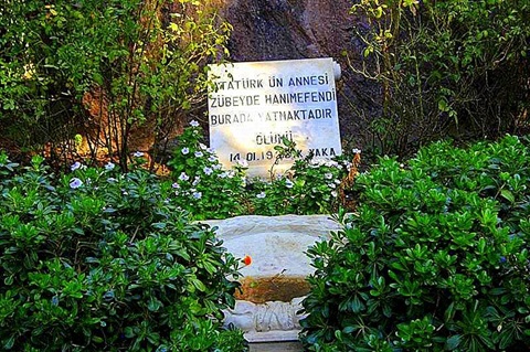 Zübeyde Hanım Anıt Mezarı