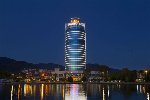 Отель Wyndham Grand İzmir Özdilek Измир Оздилек fotoğrafı