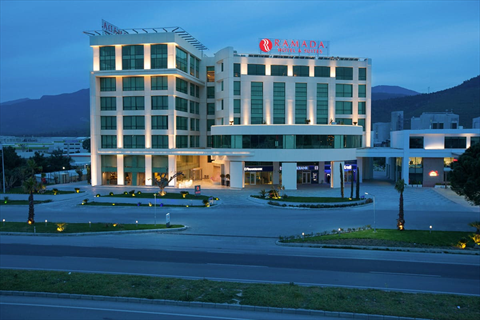 Ramada Hotel & Suites İzmir  fotoğrafı